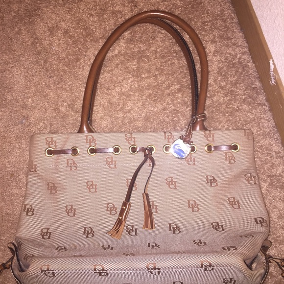 Dooney and Bourke hand bag