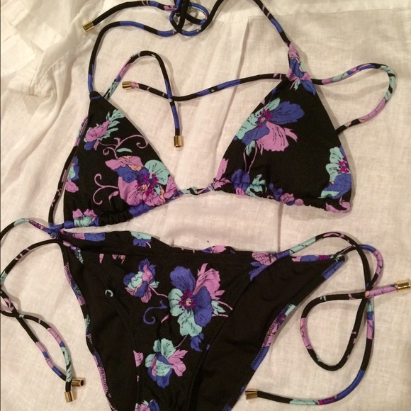 Victoria's Secret String Bikini - Picture 1 of 3