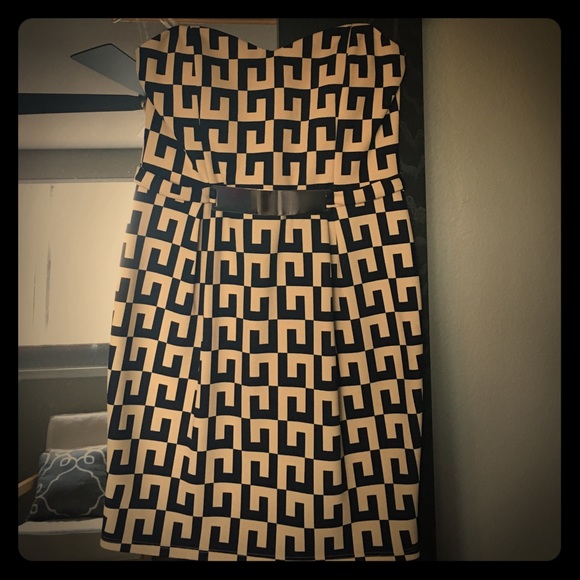 Nwt Strapless dress with gold plated accent