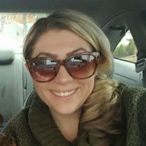 Meet your Posher, Stephanie
