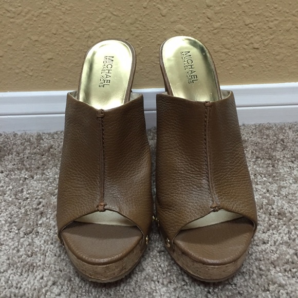 New Michael Kors wedge sandals - Picture 2 of 3