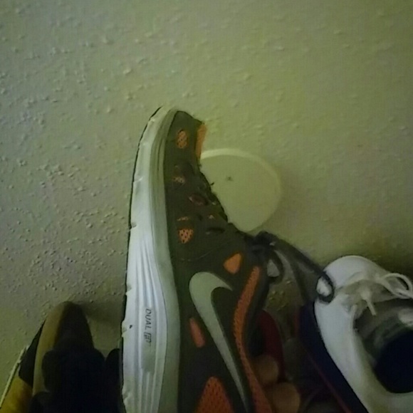 Nike running shoes - Picture 3 of 4
