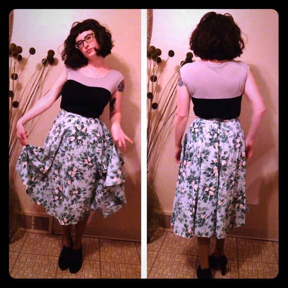 😎 Vintage Handmade Floral Skirt. Mint & Peach.
