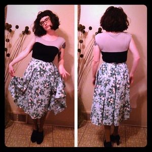 😎 Vintage Handmade Floral Skirt. Mint & Peach.