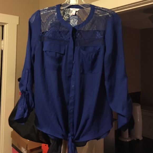 Candies shear button-up shirt blue. Size small.