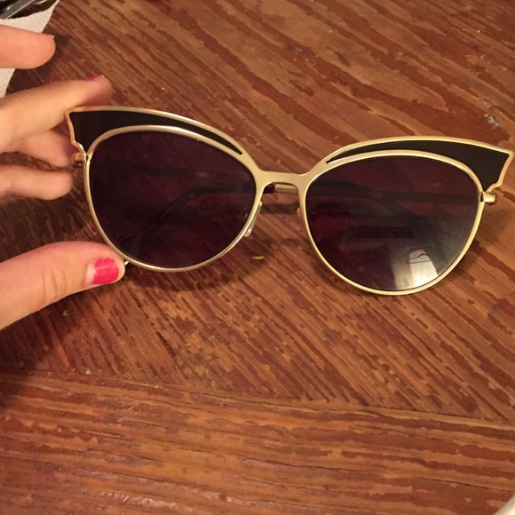 Vintage cat eye sunglasses