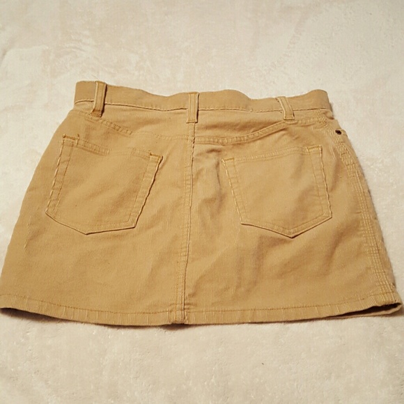 Size 6 GAP corduroy mini skirt - Picture 2 of 2