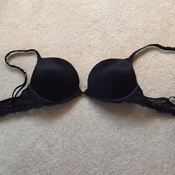 black Victoria's Secret PINK bra