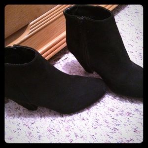 Black Express Booties sz 7.5