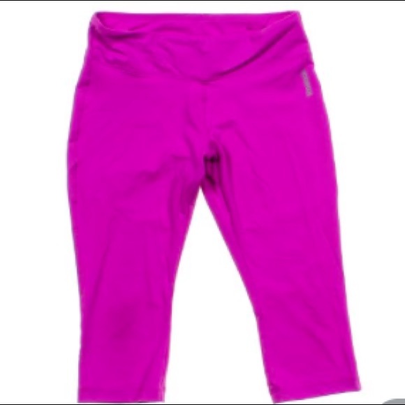Women's Reebok Play Dry Capri size med in purple