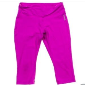 Women's Reebok Play Dry Capri size med in purple