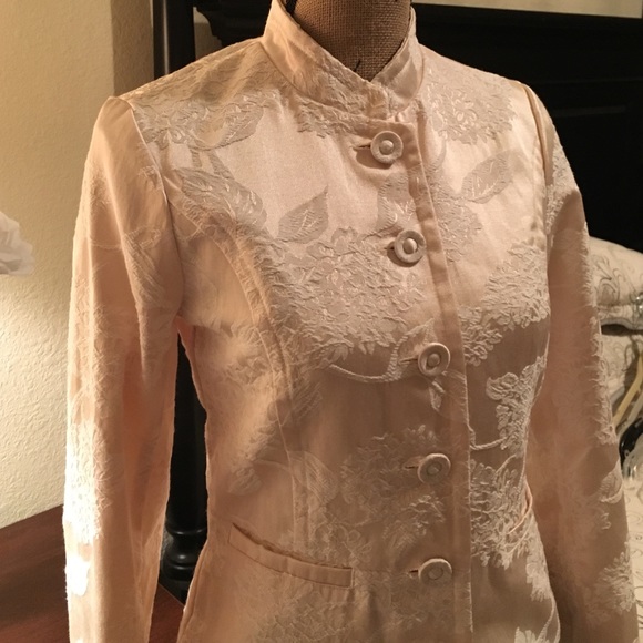 Structured Blazer with Raised Brocade Design - Picture 2 of 4