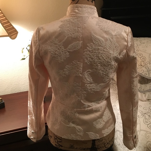 Structured Blazer with Raised Brocade Design - Picture 4 of 4