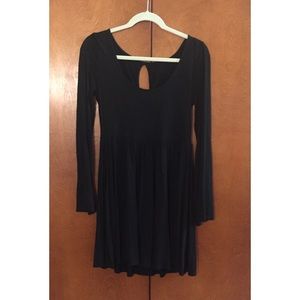 *American Eagle* Bell sleeve Flowy dress