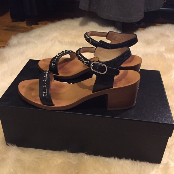 Chanel sandals - Picture 3 of 4