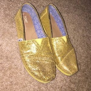 gold TOMS