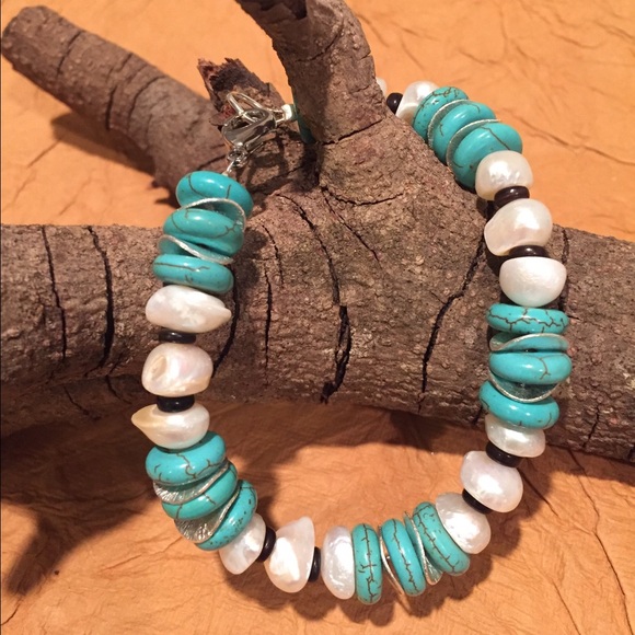 Turquoise and Pearl bracelet - Picture 2 of 4