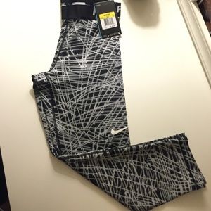 Nike Pro Crop pants