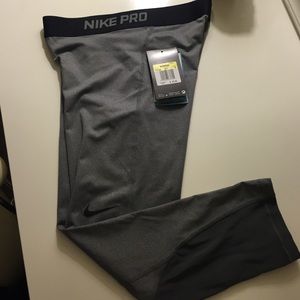 Nike Pro cropped pants