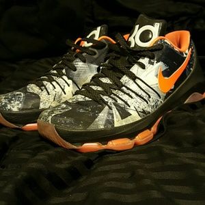 Kd8 opening nights