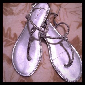 Bandolino silver strap sandal size 9