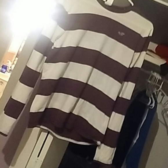 Hollister Long Sleeved Tee Shirt