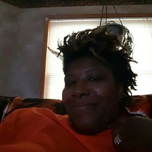 Meet your Posher, Monique