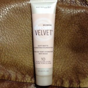 Dream velvet matte foundation porcelain ivory