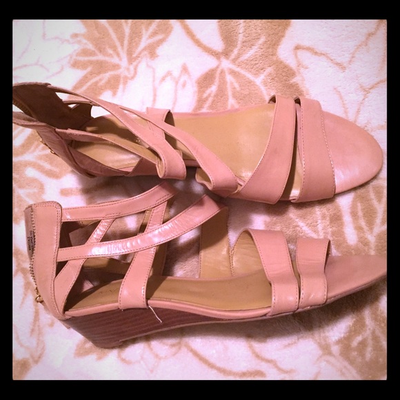 Nine West nude leather mini wedges size  8.5