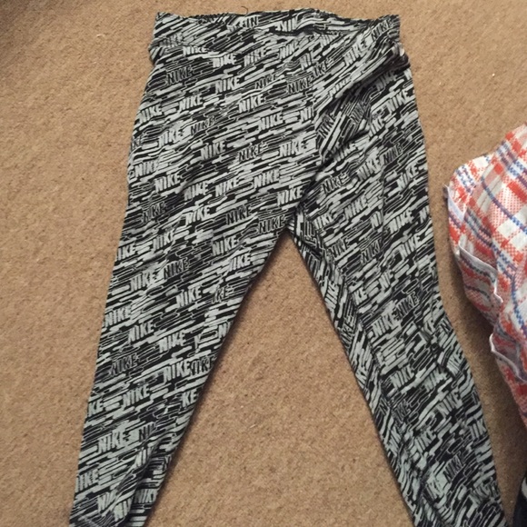 Nike legging print sz m new without tag