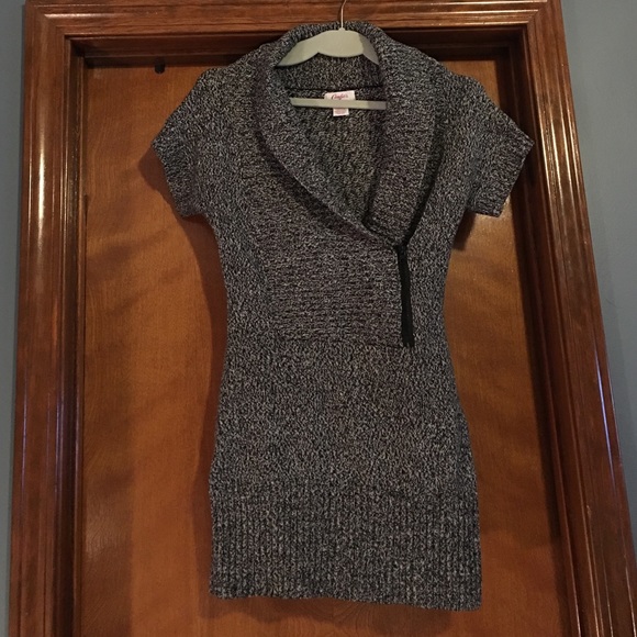 Multicolored short sleeve sweater