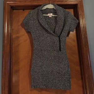 Multicolored short sleeve sweater