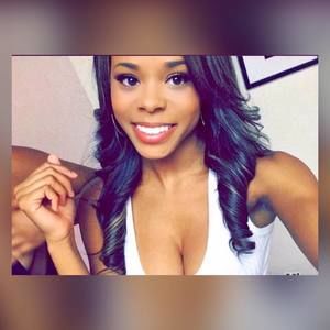 Meet your Posher, Zakia