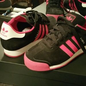 Adidas shoea