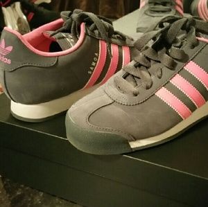 Adidas shoea