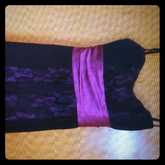 Pink and black lace dress - Picture 1 of 3