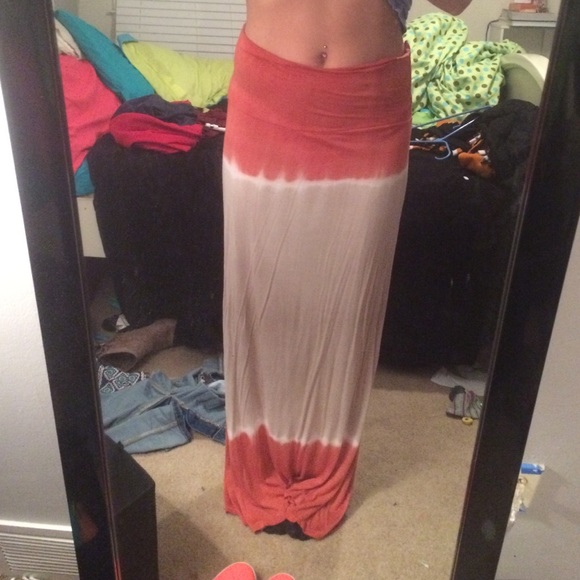Maxi skirts - Picture 3 of 3
