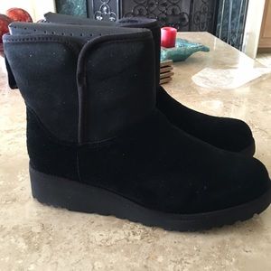 Size 7 black ugg boots