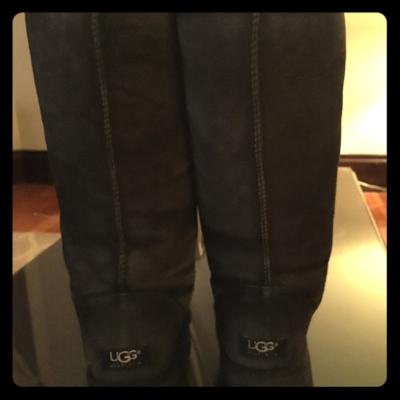 Black Uggs