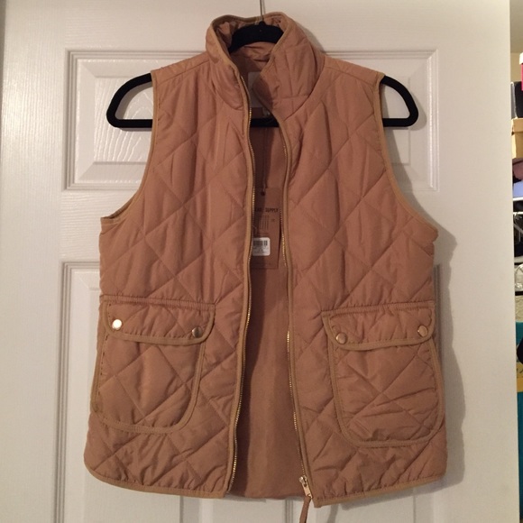 Thread & Supply Puffer Vest in Camel