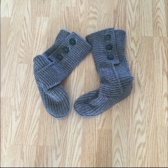 SOLD Grey Cardy Ugg boots - Picture 2 of 4