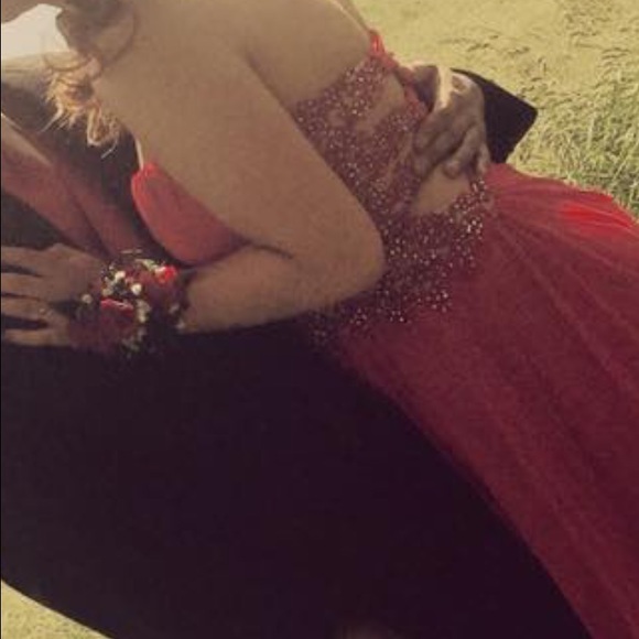 Prom dress - Picture 2 of 4