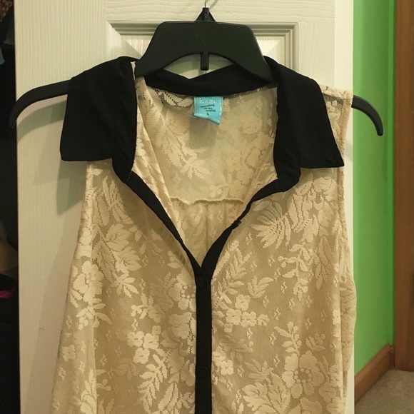 Beige button down!!