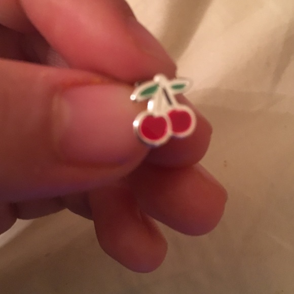2 for 1 stud earrings - Picture 2 of 3