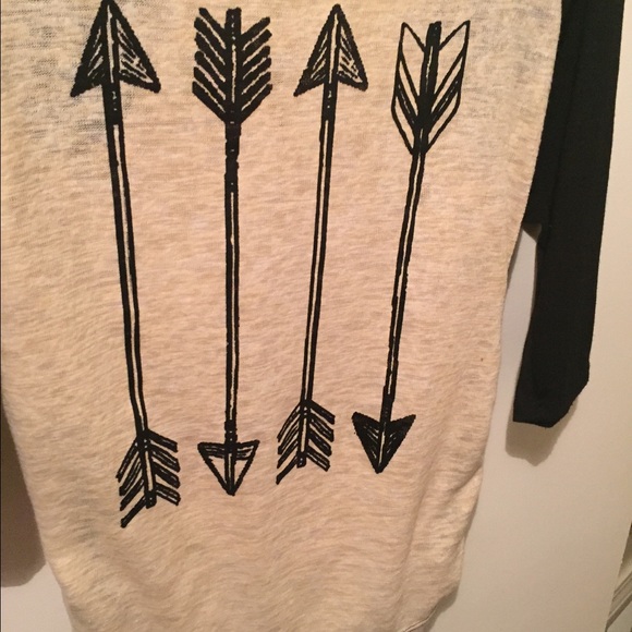 Arrow tee ☑️ - Picture 3 of 3