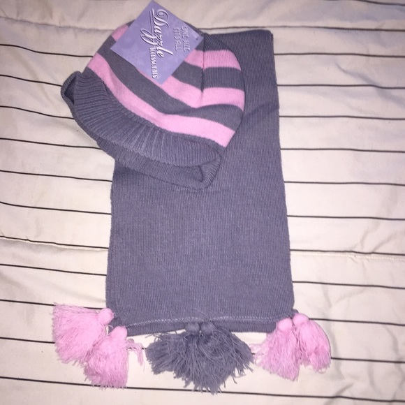 Pink and grey hat and scarf