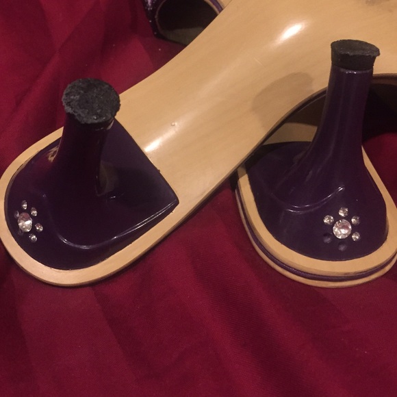 Purple sandals or slides with wooden soles - Picture 4 of 4