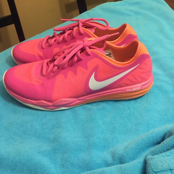 Nike shoes - Picture 3 of 4