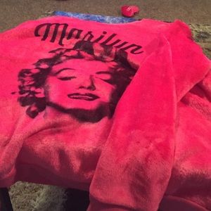 Marilyn long sleeve crop top
