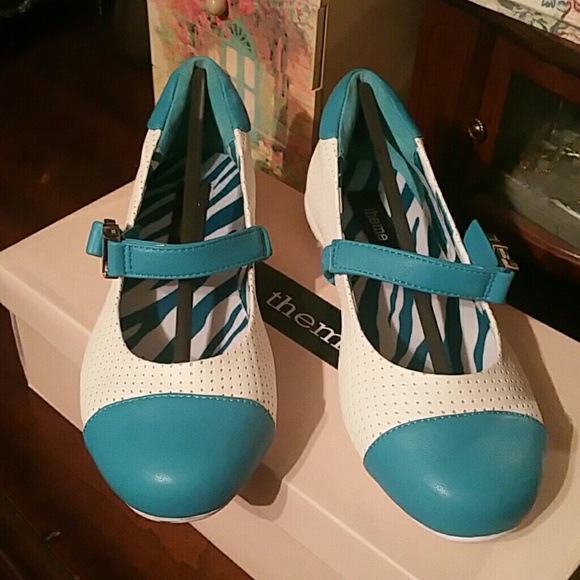 Brand new  Teal Color shoe